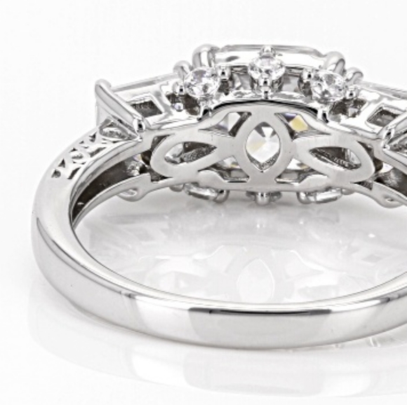 4.65 Diamond Simulate 3 Stone Past Present & Future Ring - Picture 2 of 6